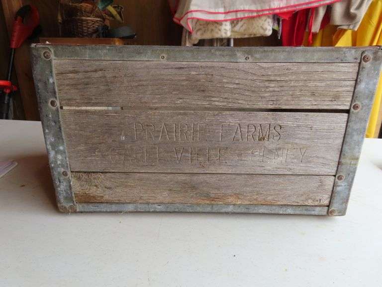 Prairie Farms Carlinville, IL wood milk crate antique Schmid Auction