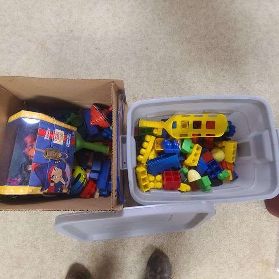 Tote with toys Schmid Auction