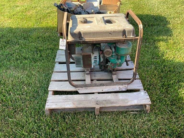 Coleman 4000 watt generator, 115 & 220 volt, runs Schmid Auction