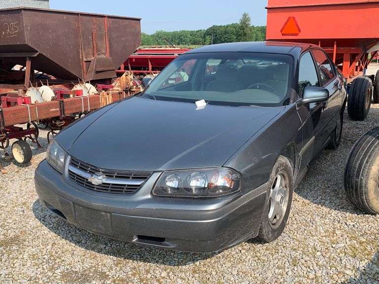 2005 Chevrolet Impala 4dr, runs , drives good, heat works, a/c works