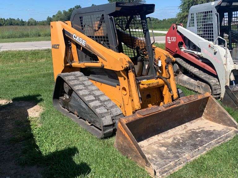 2006 Case 440 CT skid steer w/bucket, 5300 hrs. New engine at 2500 hrs