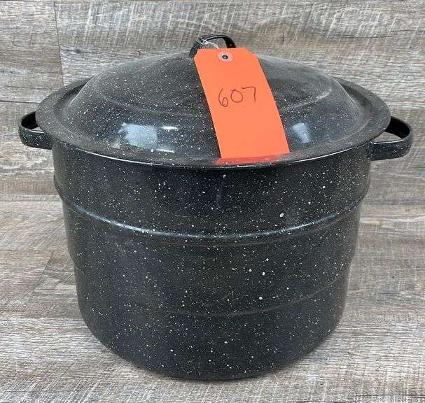 Water bath canning pot Schneider Auctioneers LLC
