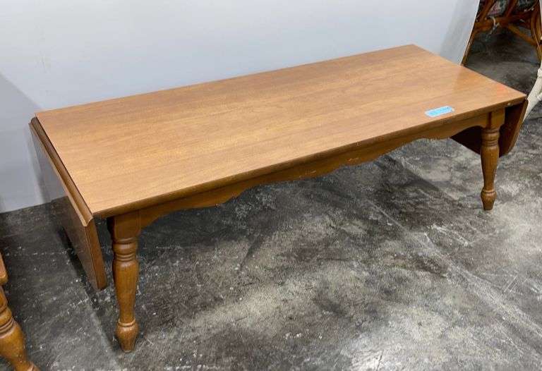 Retro coffee and end table Schneider Auctioneers LLC