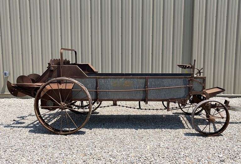 International horse drawn manure spreader Schneider Auctioneers LLC