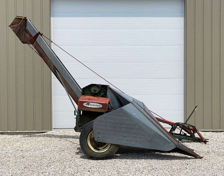 New Idea 323 1row corn picker Schneider Auctioneers LLC