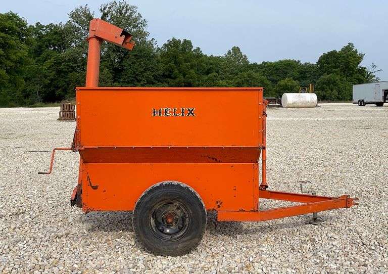 Helix Augar Helix auger wagon - Schneider Auctioneers LLC