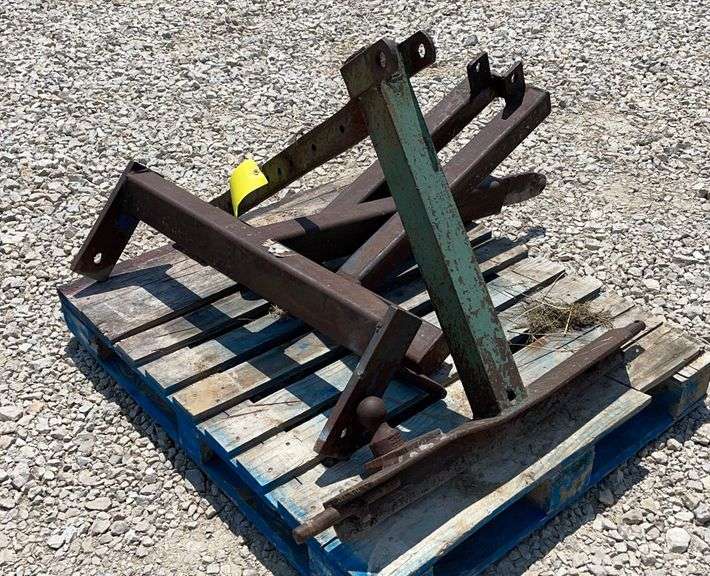 3pt scissor high lift w/ homemade bale spear Schneider Auctioneers LLC