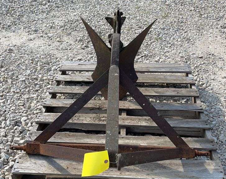 1bottom 3pt middle buster plow Schneider Auctioneers LLC
