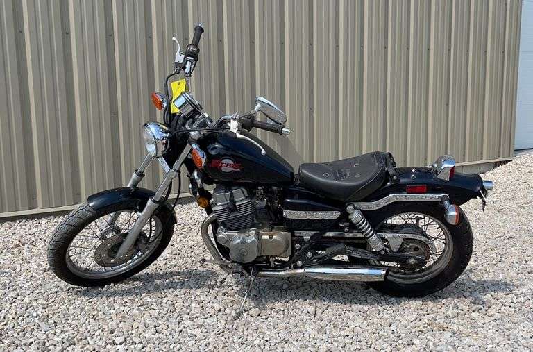 2002 Honda Rebel motorcycle Schneider Auctioneers LLC