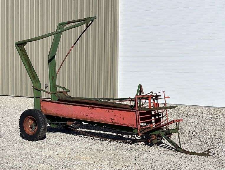 Pull type square bale wagon stacker Schneider Auctioneers LLC