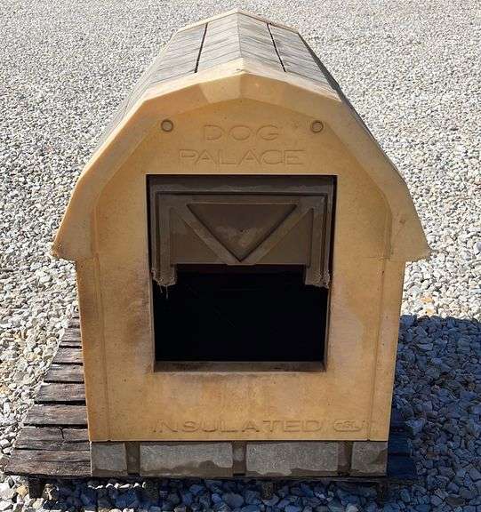 Dog Palace poly insulated dog house Schneider Auctioneers LLC