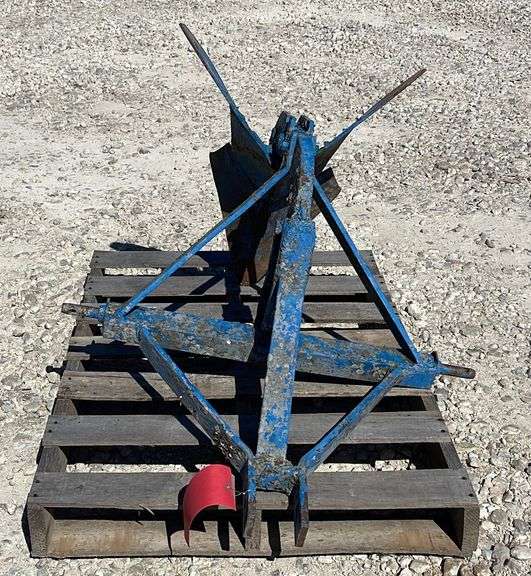 Homemade 3pt 1bottom middle buster plow Schneider Auctioneers LLC