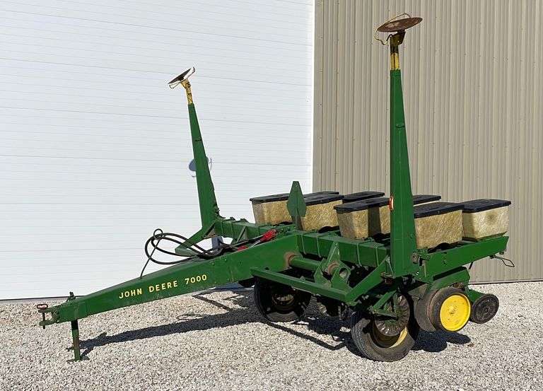 John Deere 7000 4 row planter Schneider Auctioneers LLC
