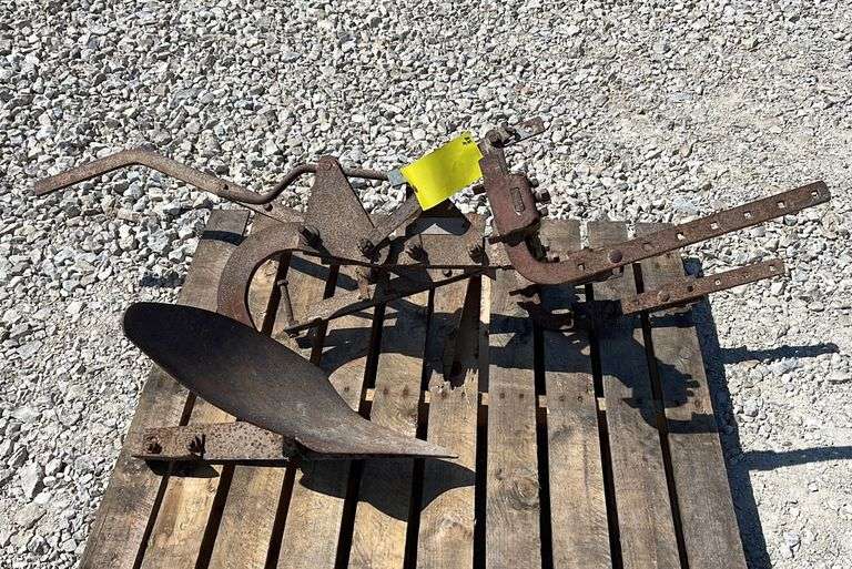 1bottom plow for lawn tractor Schneider Auctioneers LLC