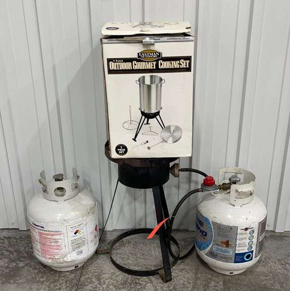 Outdoor gas fryer w/2 propane bottles Schneider Auctioneers LLC