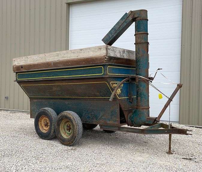 GrainOVator auger wagon Schneider Auctioneers LLC