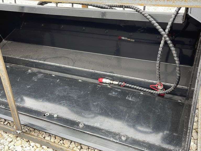 Unused Topcat 6' skid steer 3in1 bucket Schneider Auctioneers LLC