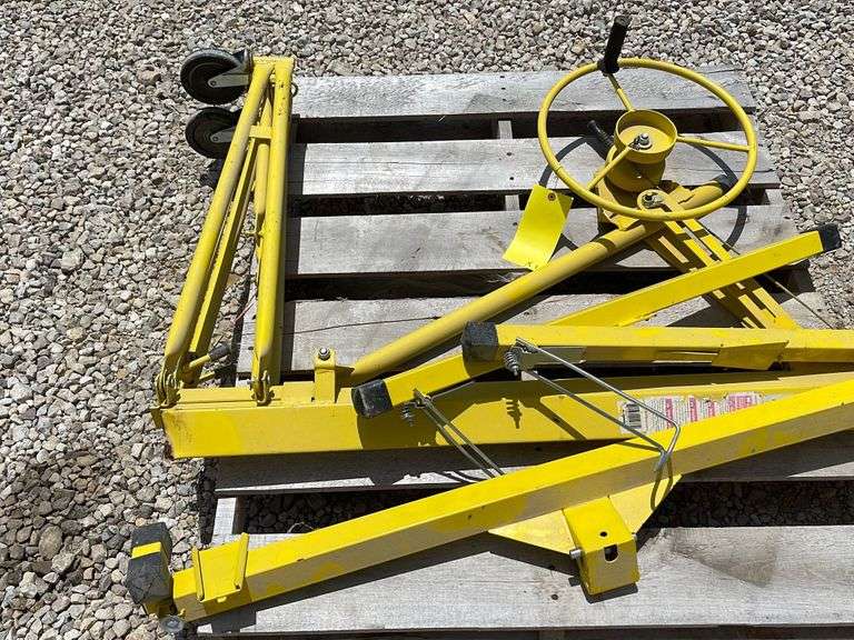 Redline rolling drywall lift Schneider Auctioneers LLC