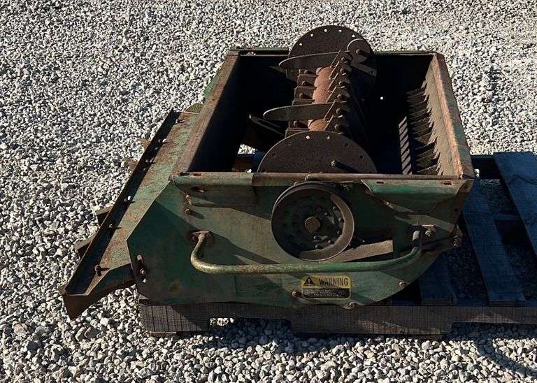 Straw chopper for JD 4420 combine Schneider Auctioneers LLC