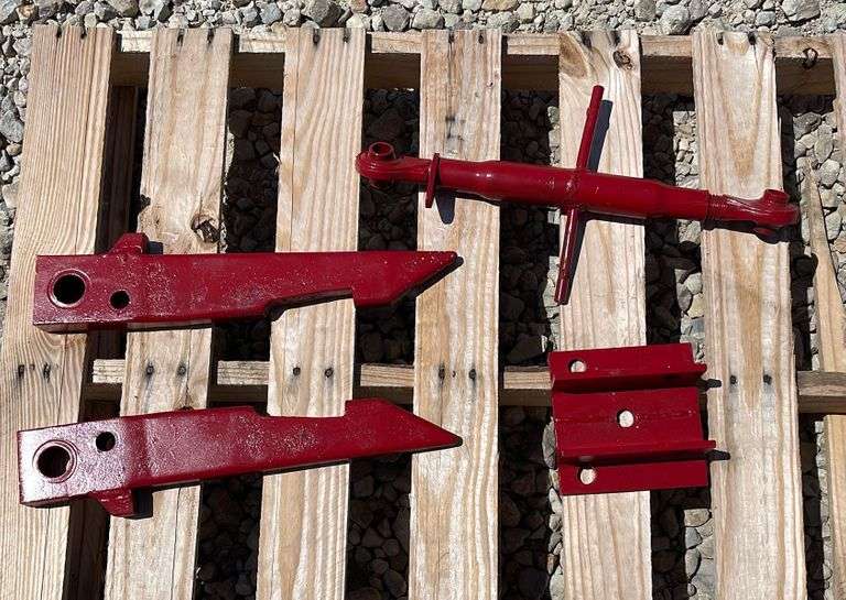 Pair of IH Fast Hitch lift arms & top link bracket Schneider