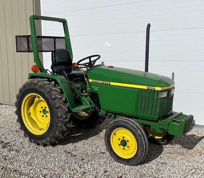 2000 John Deere 790 tractor Schneider Auctioneers LLC
