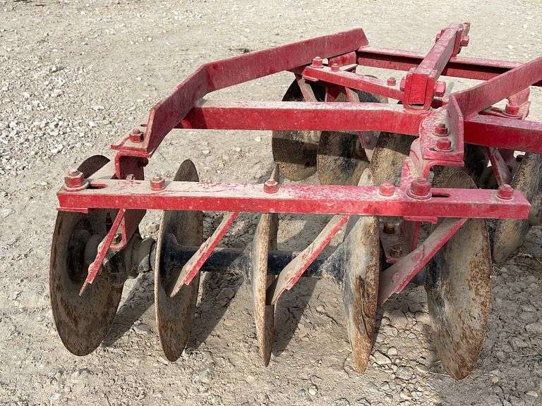 IH 2pt Fast Hitch 6' disc Schneider Auctioneers LLC