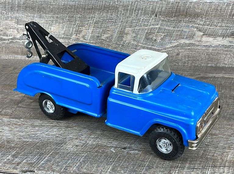 Buddy L metal tow truck Schneider Auctioneers LLC