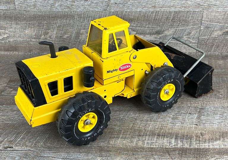 Tonka wheel loader Schneider Auctioneers LLC