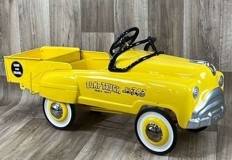 1950s Murray Sad Face restored pedal dump truck Schneider Auctioneers LLC