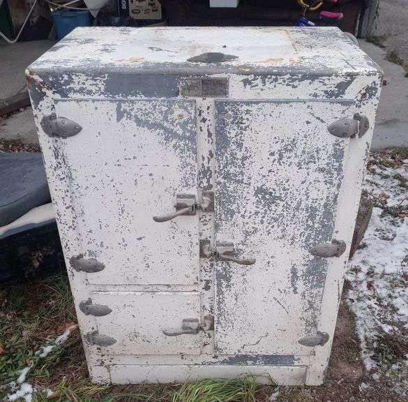 Antique Ice Chest Sherwood Auctions