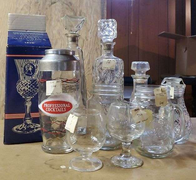 Liquor canteens, goblet, cocktail shaker, more Sherwood Auctions
