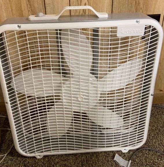 Aerospeed box fan & a Galaxy box fan Sherwood Auctions