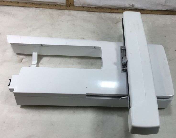 Husqvarna Viking Dual Feeder Sherwood Auctions