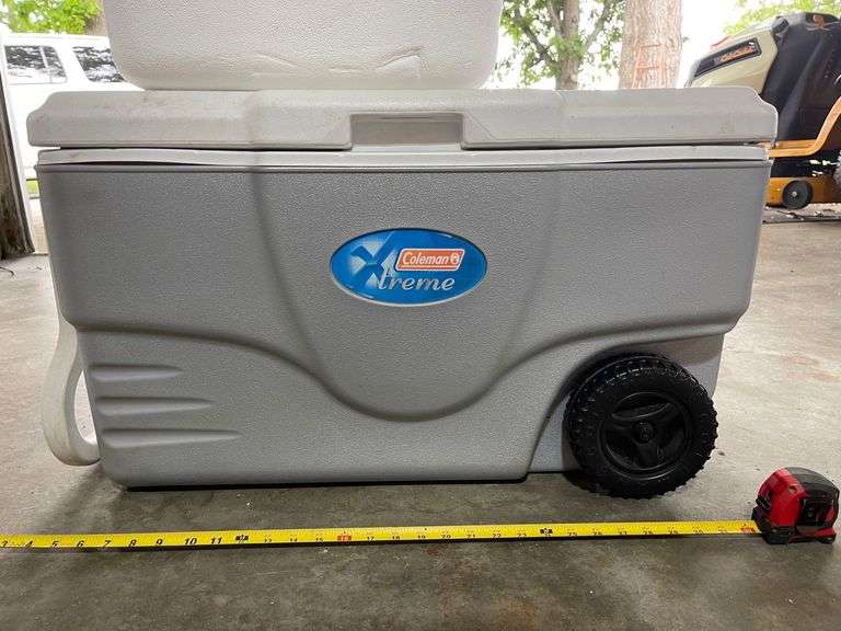 Coleman Extreme Cooler & 2 styrofoam containers Sherwood Auctions