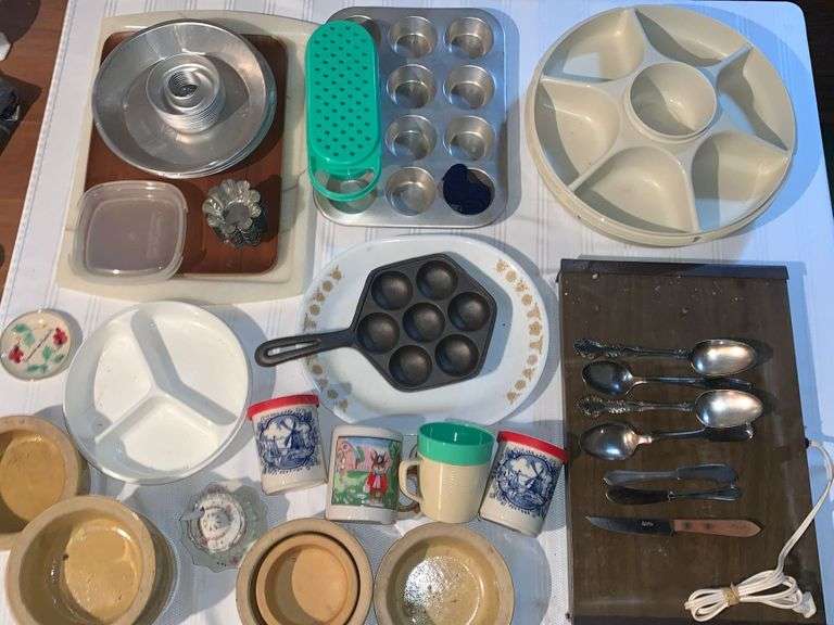 Cast Iron Egg Pan, Serving Pieces & much more Sherwood Auctions