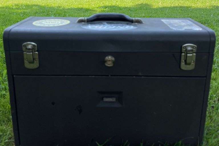 Kennedy Tool Box, key included Sherwood Auctions