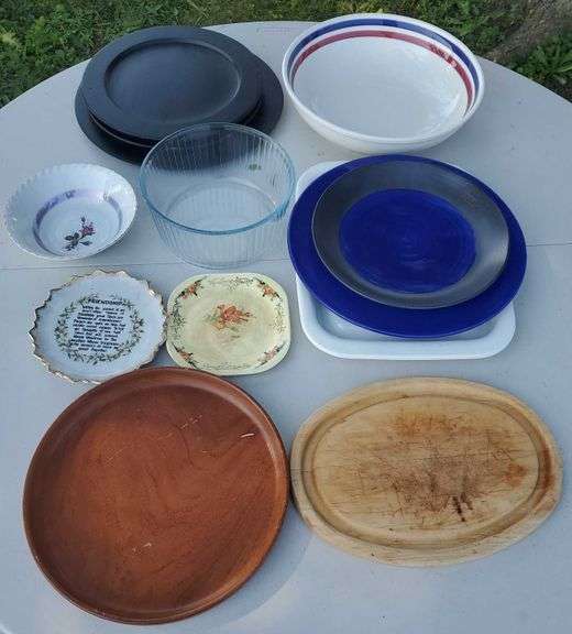 Decorative serving bowls and plates + more Sherwood Auctions