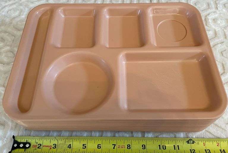 10 Divided Plastic Serving Trays Sherwood Auctions