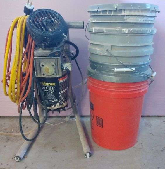 Wagner Airless Paint Sprayer 2/3 HP Model 538 + 5 Gallon Buckets