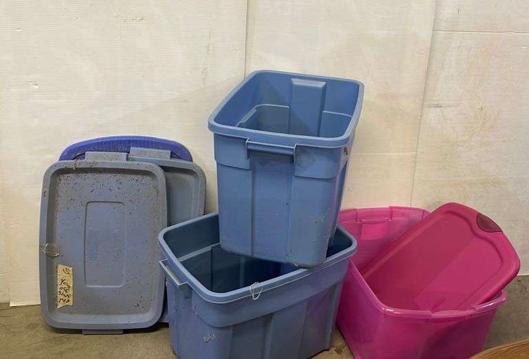 Totes With Lids (3)& Extra Lid Sherwood Auctions