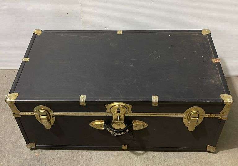Trunk(Locked, No Key) Sherwood Auctions