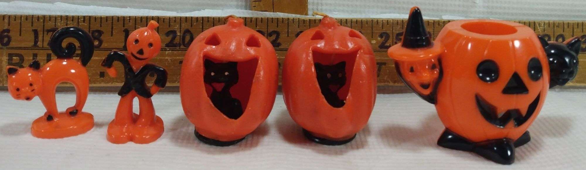 Vintage Halloween Figurines, Pumpkins, Candles + Bags - Sherwood Auctions