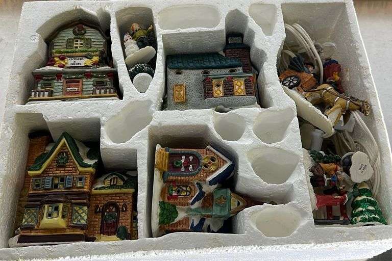 Christmas Village Pieces Sherwood Auctions