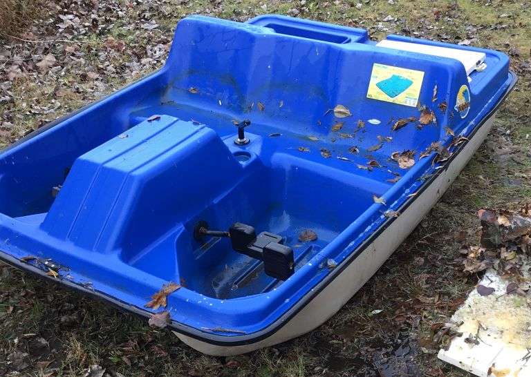3 Person Sun Dolphin Paddle Boat Sherwood Auctions
