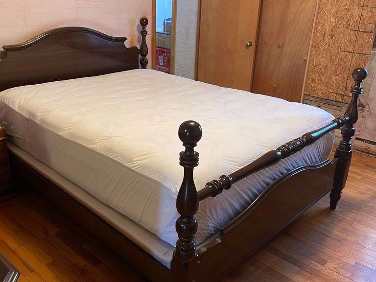 Ethan Allen Dark Wooden Queen Bed w/ bonus Pillow Top mattress & box