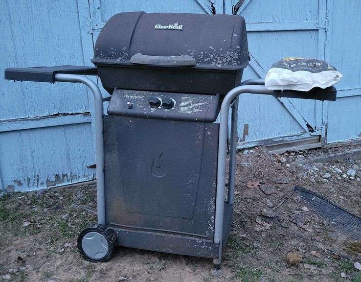 CharBroil Propane Grill, Propane Tank and Lava Rocks Sherwood Auctions