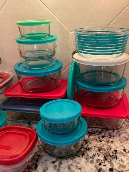 Rubbermaid, Pyrex, & Anchor Storage Containers - Sherwood Auctions