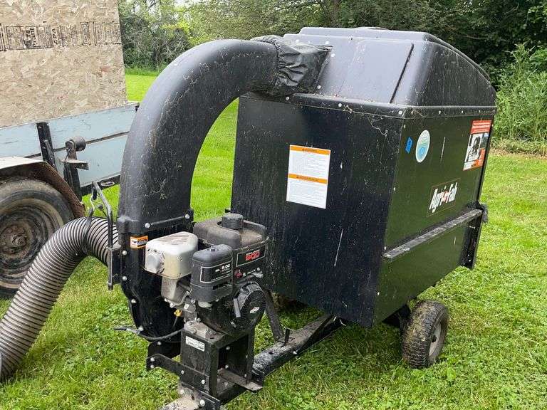 Agri Fab MowNVac 26 Bushel/32 cu. ft. Capacity Sherwood Auctions