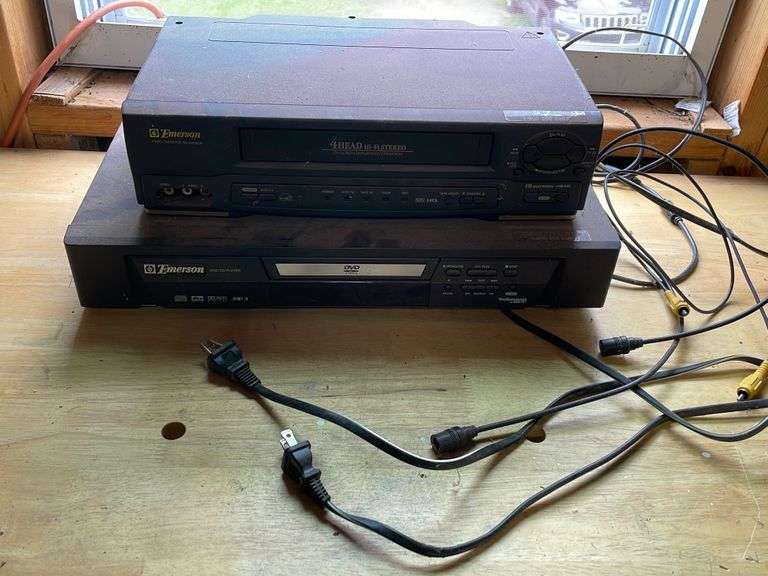 Emerson VCR Player & DVD Player Sherwood Auctions