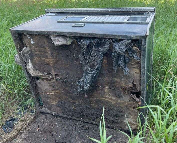 Dog Box for Pickup Truck Sherwood Auctions